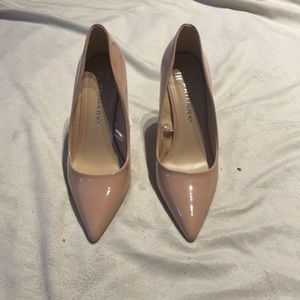 Perfect nude pumps